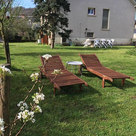 L'Oustal Bed and Breakfast Sainte-Eulalie-d'Olt Εξωτερικό φωτογραφία