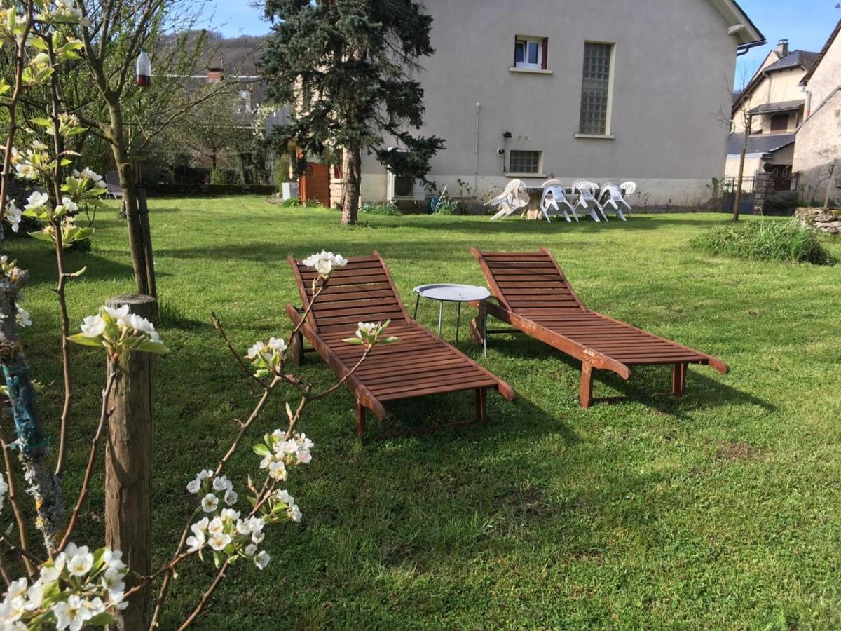 L'Oustal Bed and Breakfast Sainte-Eulalie-d'Olt Εξωτερικό φωτογραφία